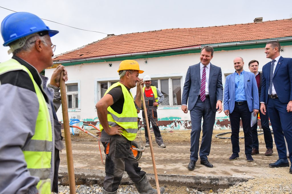 Pokrajinska vlada   izdvojila 2.6 milijardi dinara za   finansiranje projekata u više  lokalnih samouprava u Vojvodini